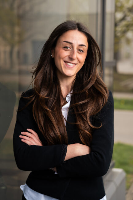 Professionelles Bewerbungsfoto von Tuana Parlak, Businessportrait TMC Media, Burgau, Landkreis Günzburg