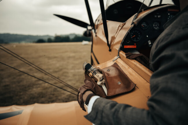 Kampagnenfoto für Parfümmarke Estoras am Flugplatz Thannhausen, Fotoproduktion TMC Media, Burgau, Landkreis Günzburg