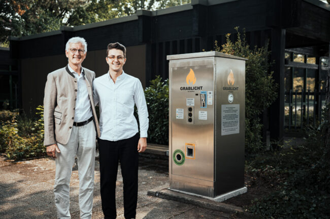 Gründerportrait von Thomas und Albrecht Elenz, Vater & Sohn Grablicht GmbH, Businessfotografie TMC Media, Steinheim bei Heidenheim