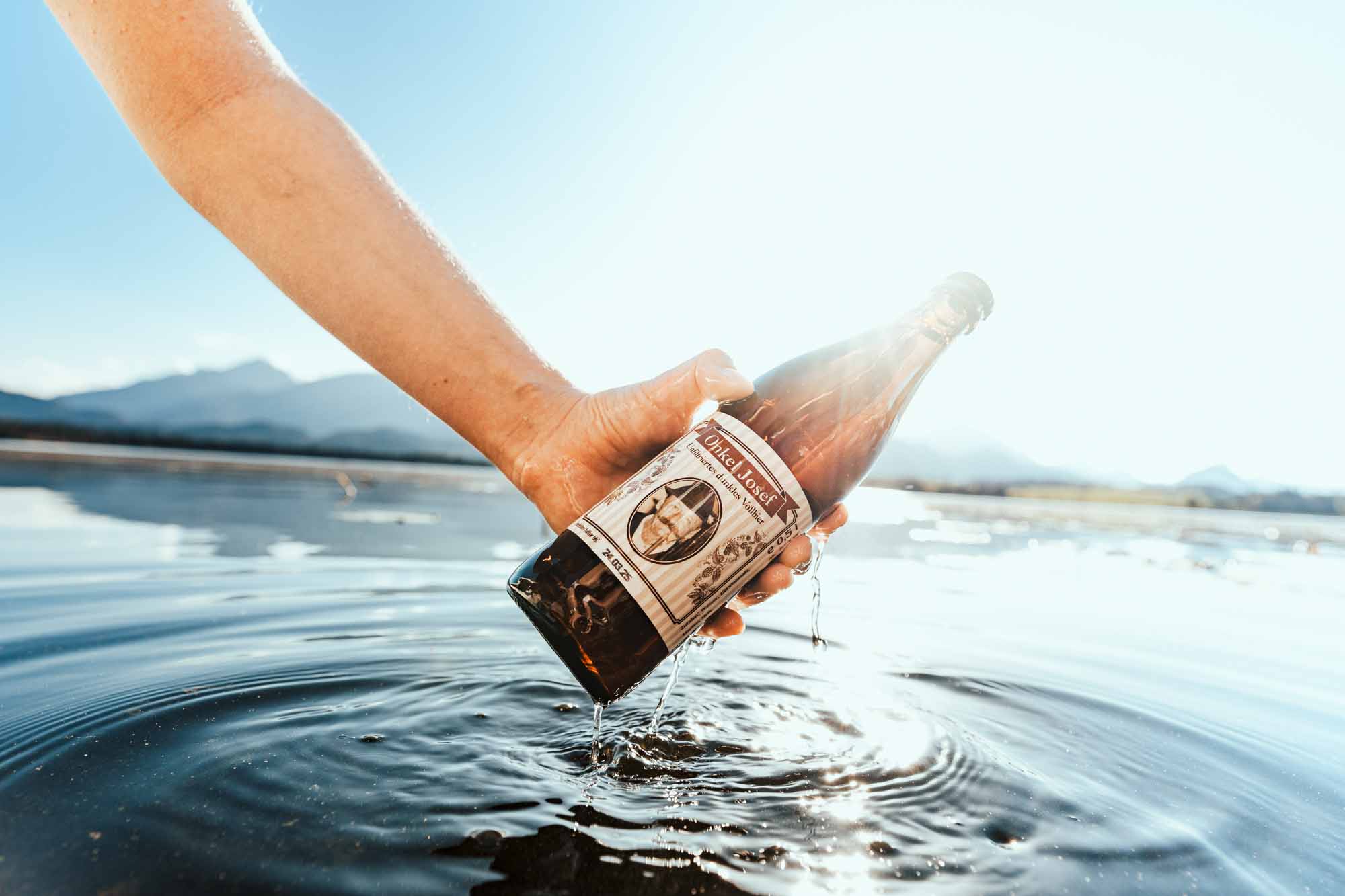 Produktbild Onkel Josef Bier vom Restaurant Olivenbauer am Hopfensee, Foodfotografie TMC Media, Allgäu